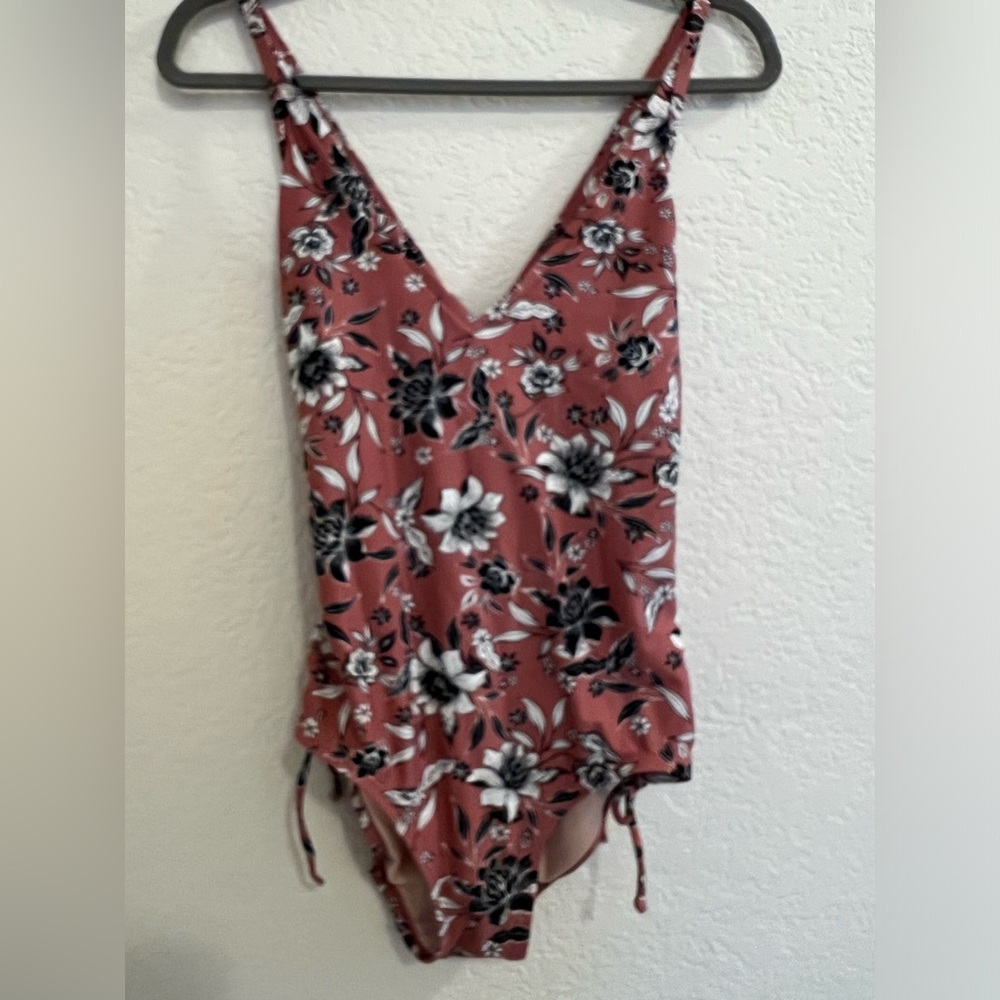 Kona Sol 1 Piece Bathing Suit Medium - Picture 1 of 4